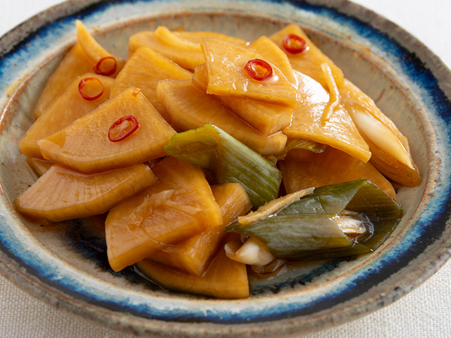 材料を合わせて冷蔵庫で1日漬けて完成。大根のびっくり漬け(写真=小林キユウ)